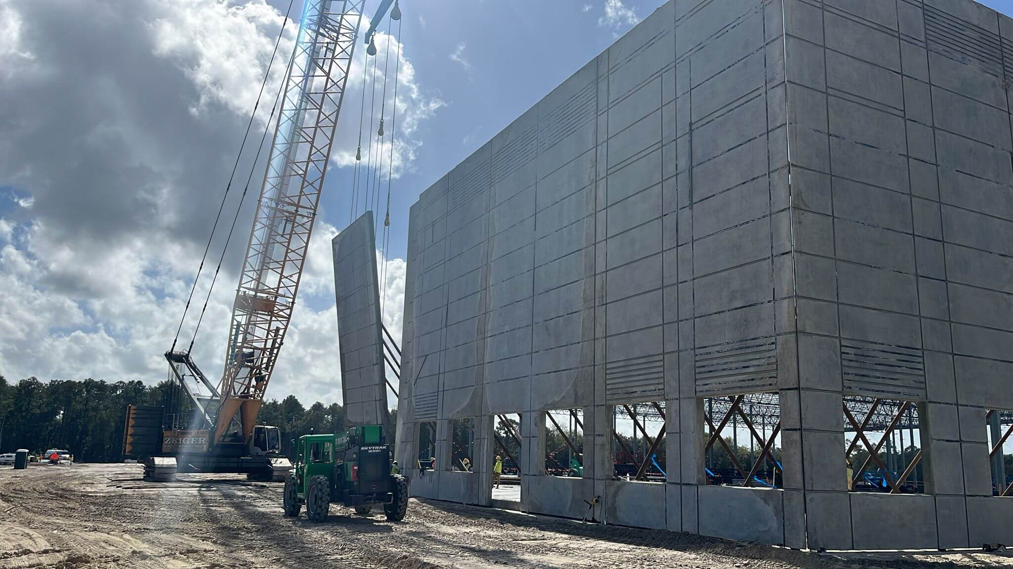 T&T Construction uses specialized tilt-up construction methods to build and industrial warehouse in Jacksonville, Florida